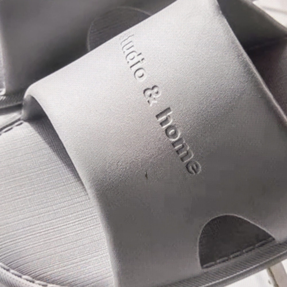 Slippers for Women and Men Quick Drying Slide Sandal (used) - Picture 4 of 4